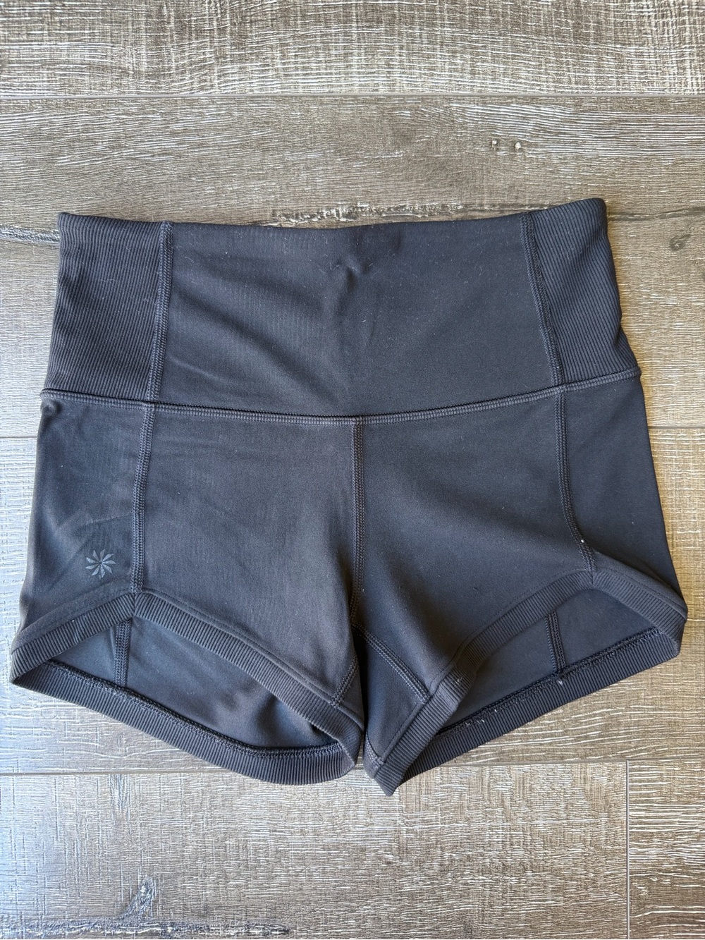Athleta Women’s Black High-Rise Athletic Shortie – Size XS